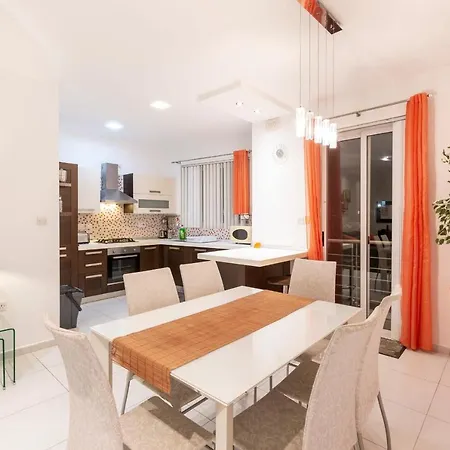 Apartament Bluemarine Suite-hosted By Sweetstay *