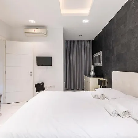 Апартаменты Bluemarine Suite-hosted By Sweetstay Сент Джулианс