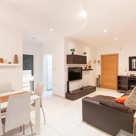 Bluemarine Suite-hosted By Sweetstay * San Ġiljan