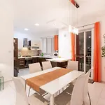 Apartamento Bluemarine Suite-hosted By Sweetstay *