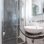 Bluemarine Suite-hosted By Sweetstay Apartamento *