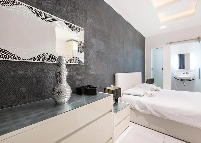 Apartamento Bluemarine Suite-hosted By Sweetstay *